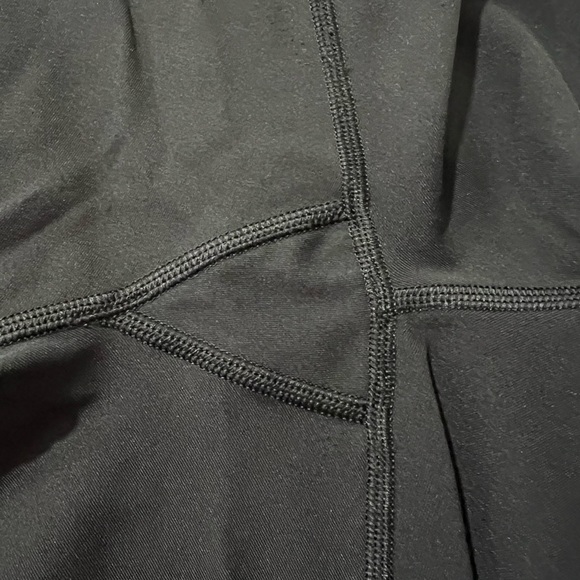 Lululemon Lean in crop 17” - Picture 7 of 9